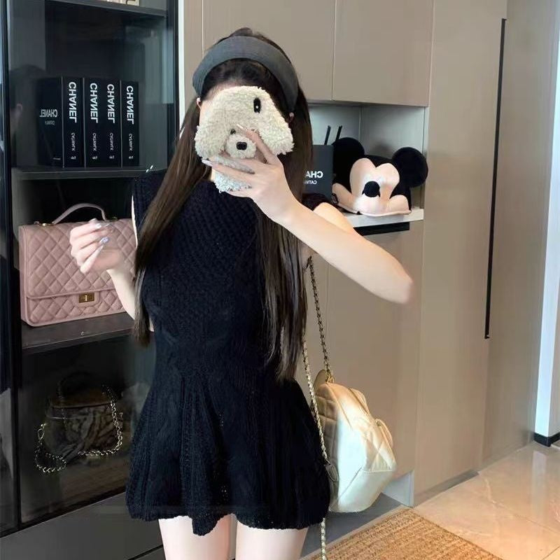 Cable-Knit Sleeveless Vest – Waist-Cinching Design