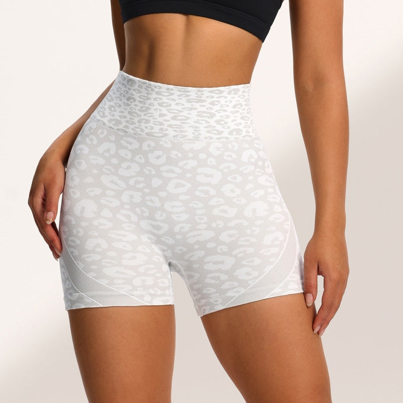 seamless three quarter cycling shorts